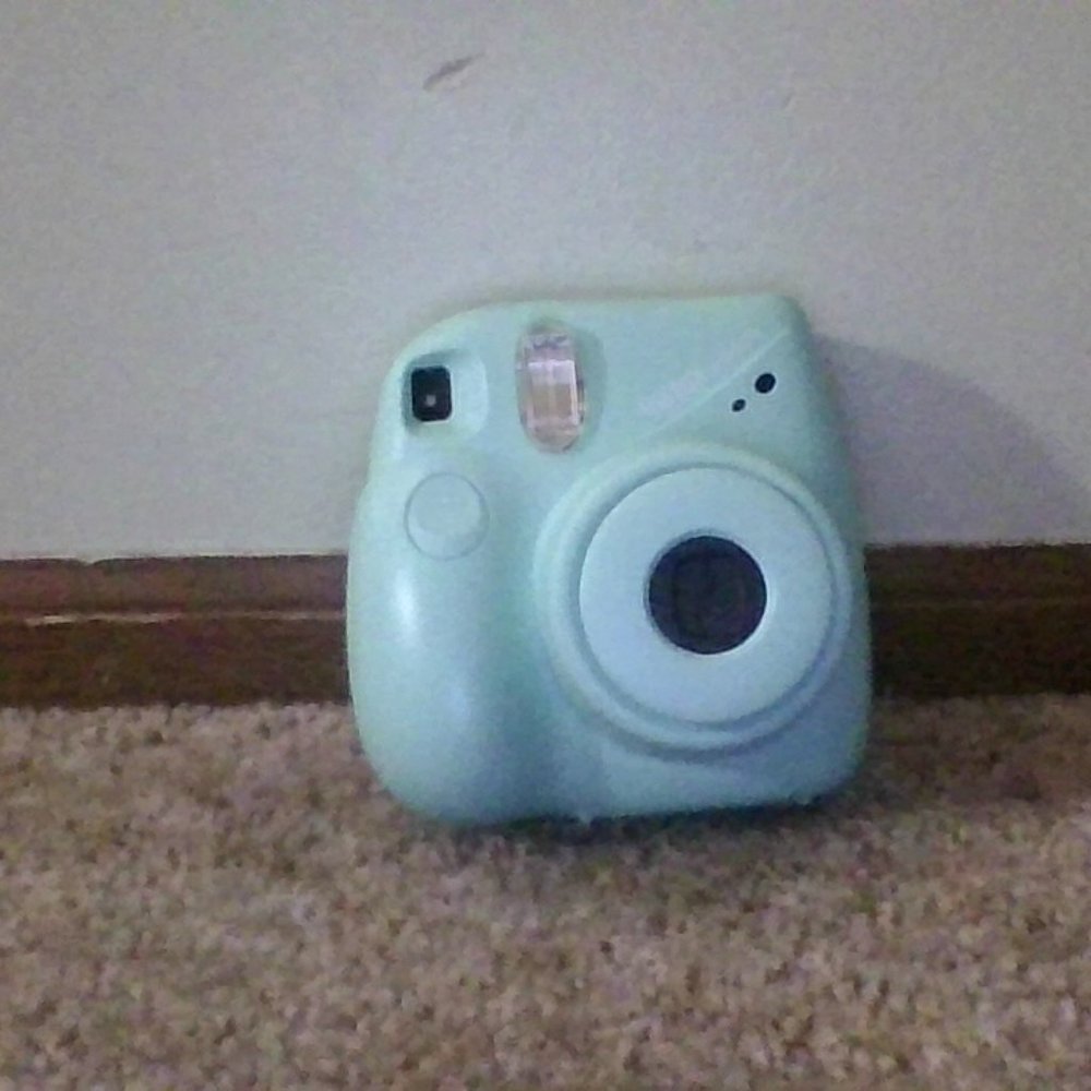 Fujifilm instax mini 7+     (color-seafoam green)